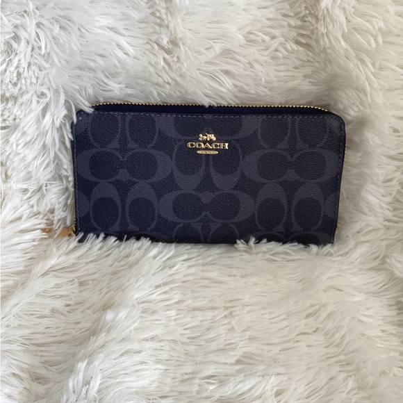 Coach blue jacquard accordian wallet - Picture 2 of 8